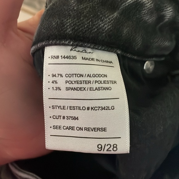 KanCan size 9/28 Gray Color Skinny Jeans with Tapered Leg and Mineral Wash Fade - Picture 10 of 11